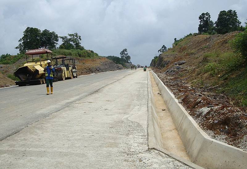 construction of unicem evacuation road project